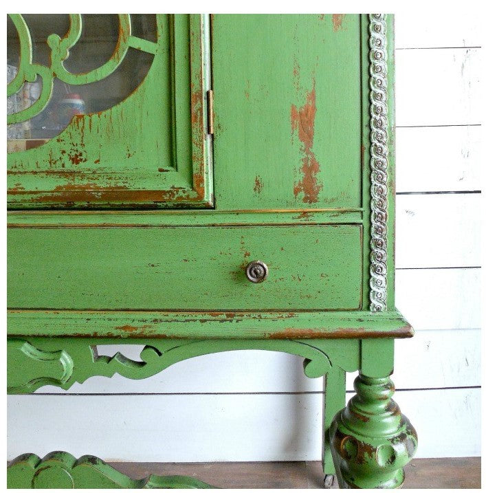 How to distress painted wooden Furniture for an aged or 'chippy' finish